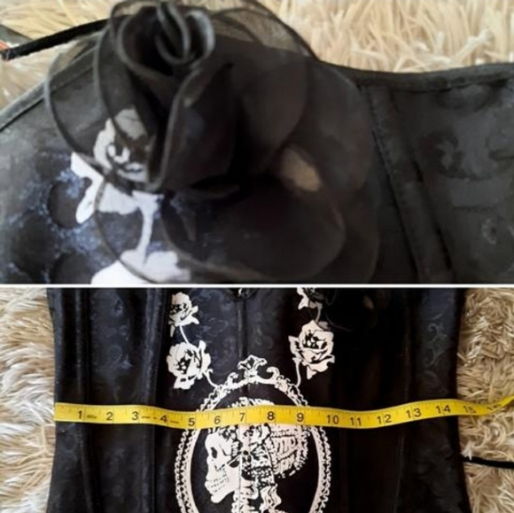 Beautiful & rare skull cameo corset top by bedroom stories! - Picture 4 of 4